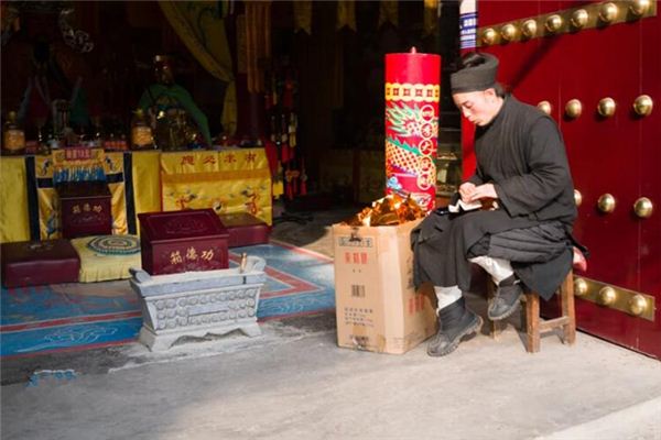 梦见道长是什么意思 梦见道长是什么意思