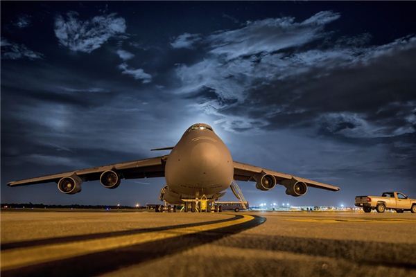 梦见修飞机是什么意思 梦见修飞机是什么意思