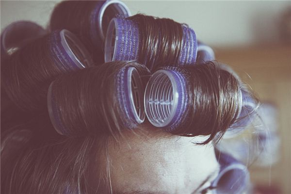 梦见烫头发是什么意思 梦见烫头发是什么意思