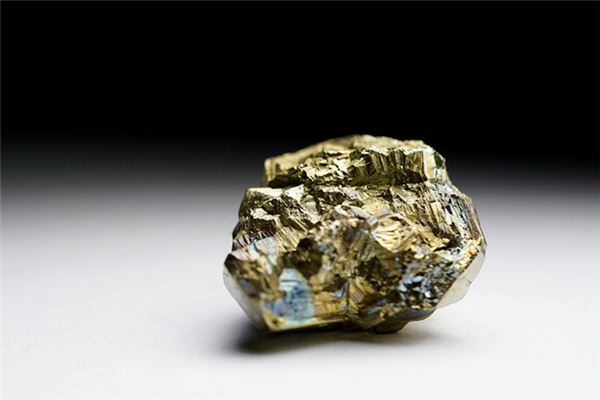 梦见挖金子是什么意思 梦见挖金子是什么意思