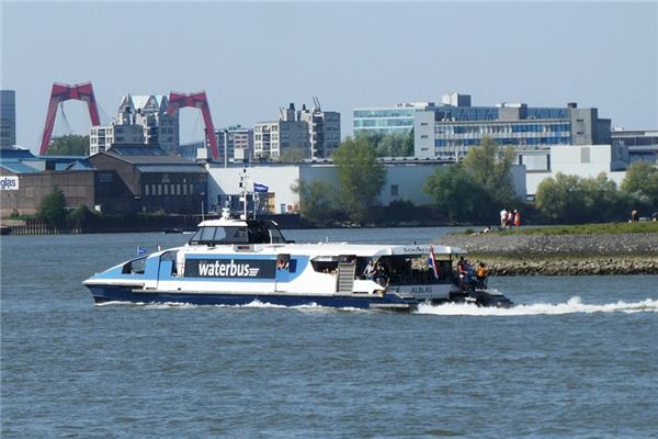 梦见渡河是什么意思 梦见渡河是什么意思