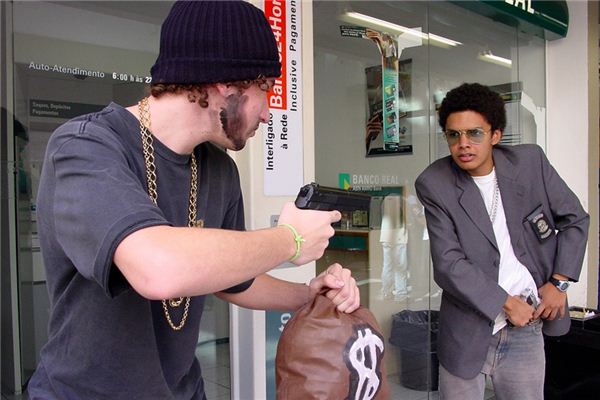 梦见被抢是什么意思 梦见被抢是什么意思