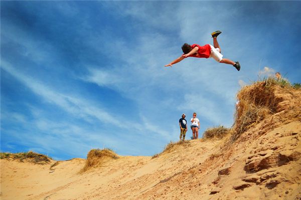 梦见跌落是什么意思 梦见跌落是什么意思