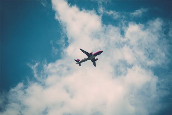 梦到坐飞机 梦到坐飞机